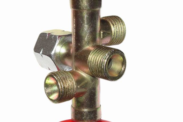 Gas-Abzweigventil mit 3 Abg&auml;ngen 1/4 "